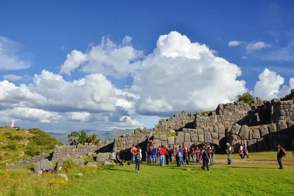 Explorando Sacsayhuamán