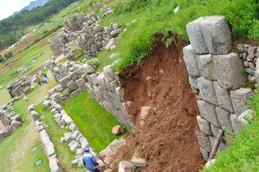 Trabajos de Restauración en Sacsayhuamán