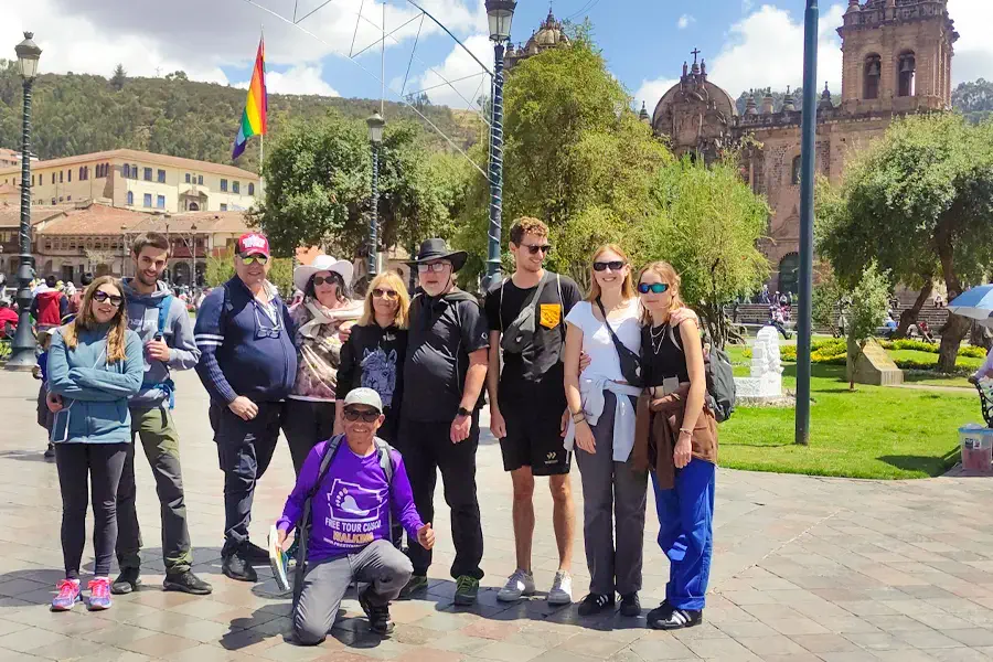 Visita guiada en la Plaza de Armas